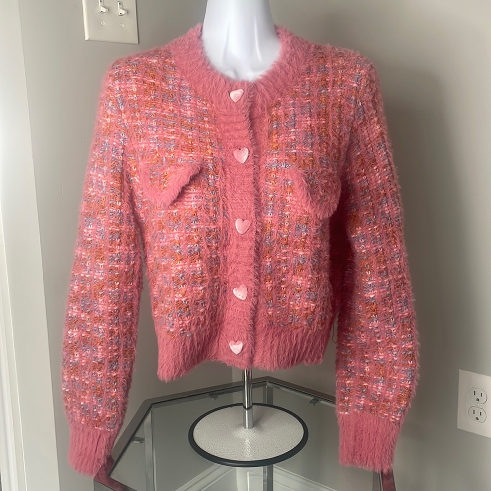 Like new! 70/21 Preppy fitted cardigan- heart button detail